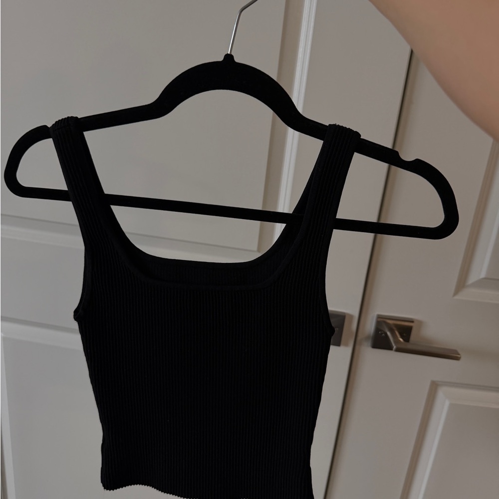 Aritzia Babaton Black Ribbed Tank Top - Picture 3 of 5